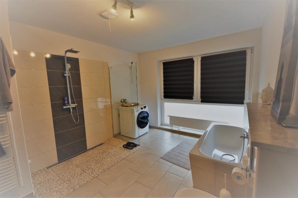 Barrierefreie moderne Wohnung mit Terrasse und neuer EBK im Stadtzentrum von WSW