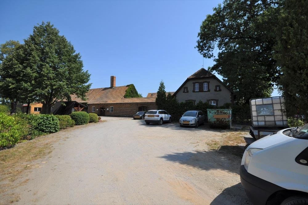 Ehemaliges Schulgebäude mit Wohnhaus in ruhiger Dorfinnenlage in Rohne