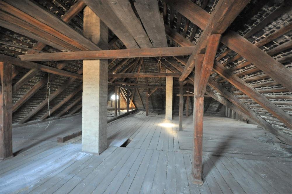 Interessantes Wohn- u. Geschäftshaus zum Sanieren in Rohne