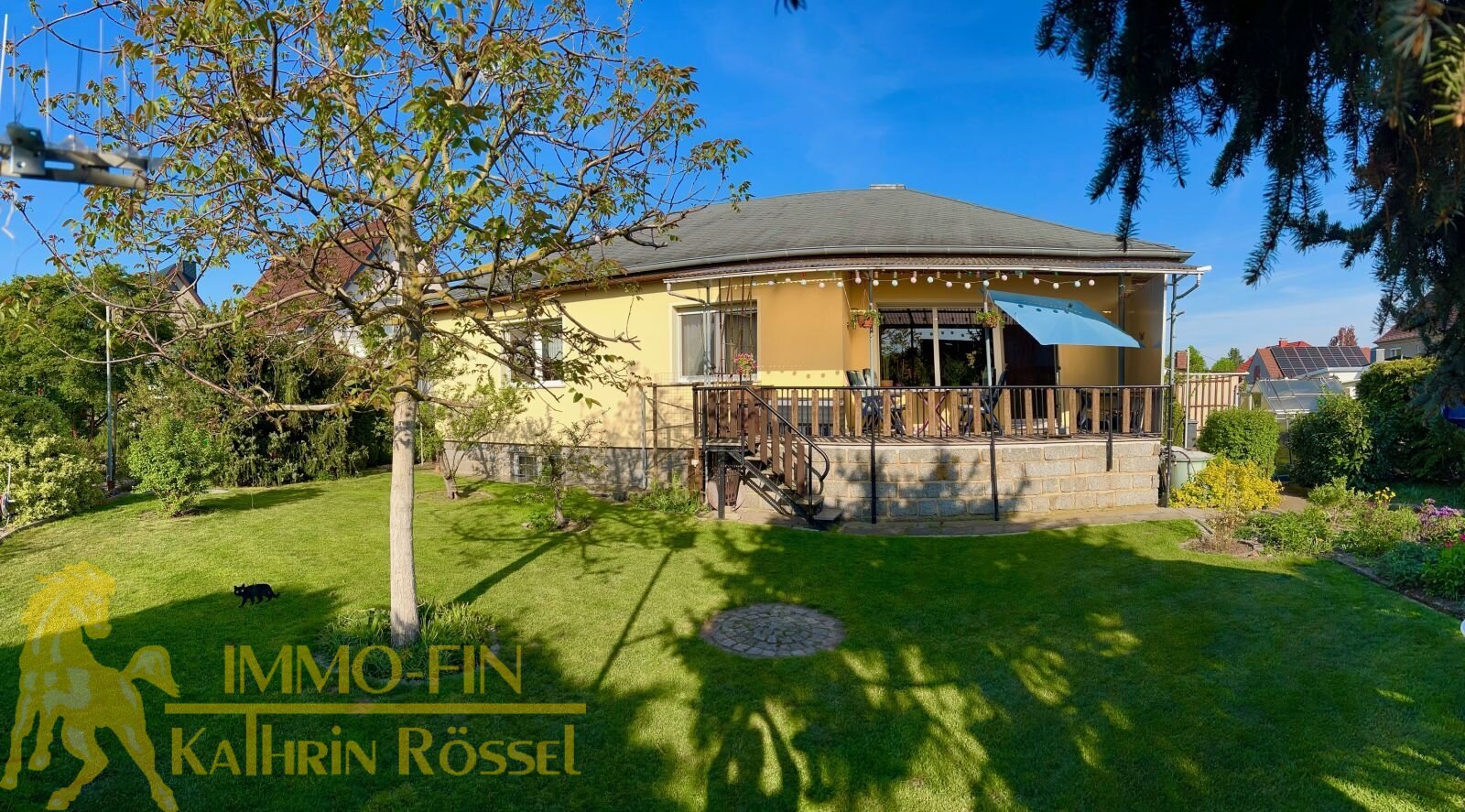 Ebenengesundes Wohnen: Großzügige Hochparterre mit Vollkeller und Garten-Oase