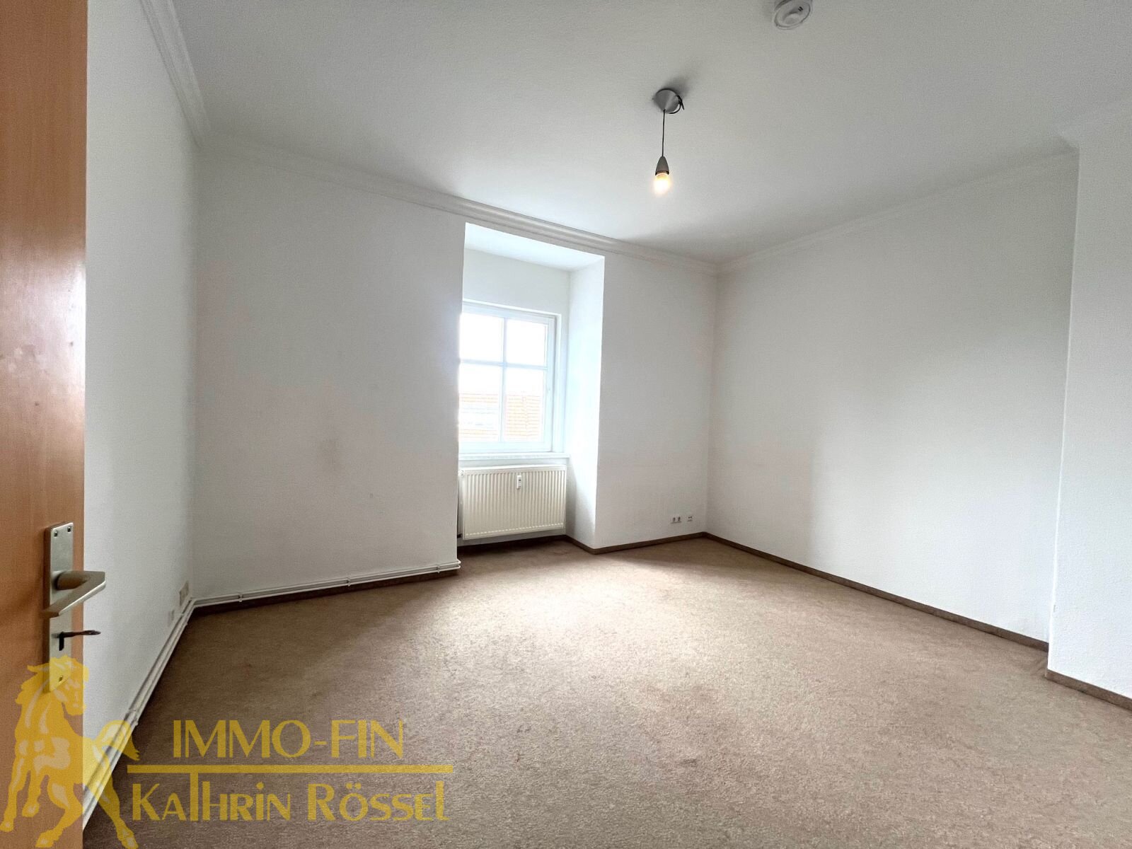 3 RWE mit Balkon in zentraler Innenstadtlage mit Einbauküche
