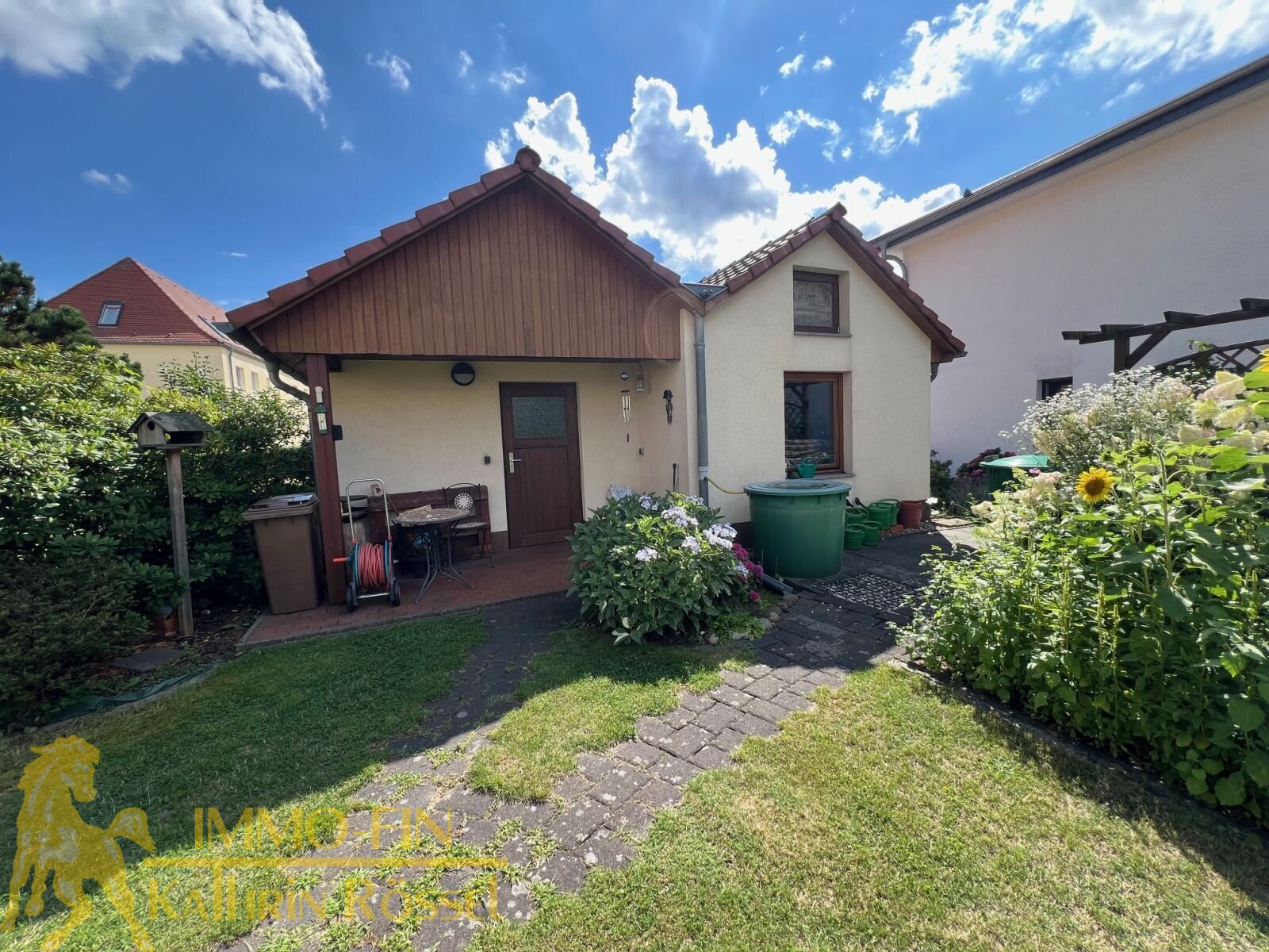 Doppelhaushälfte als Mehrfamilienhaus mit Doppelgarage im begehrten Dichterviertel