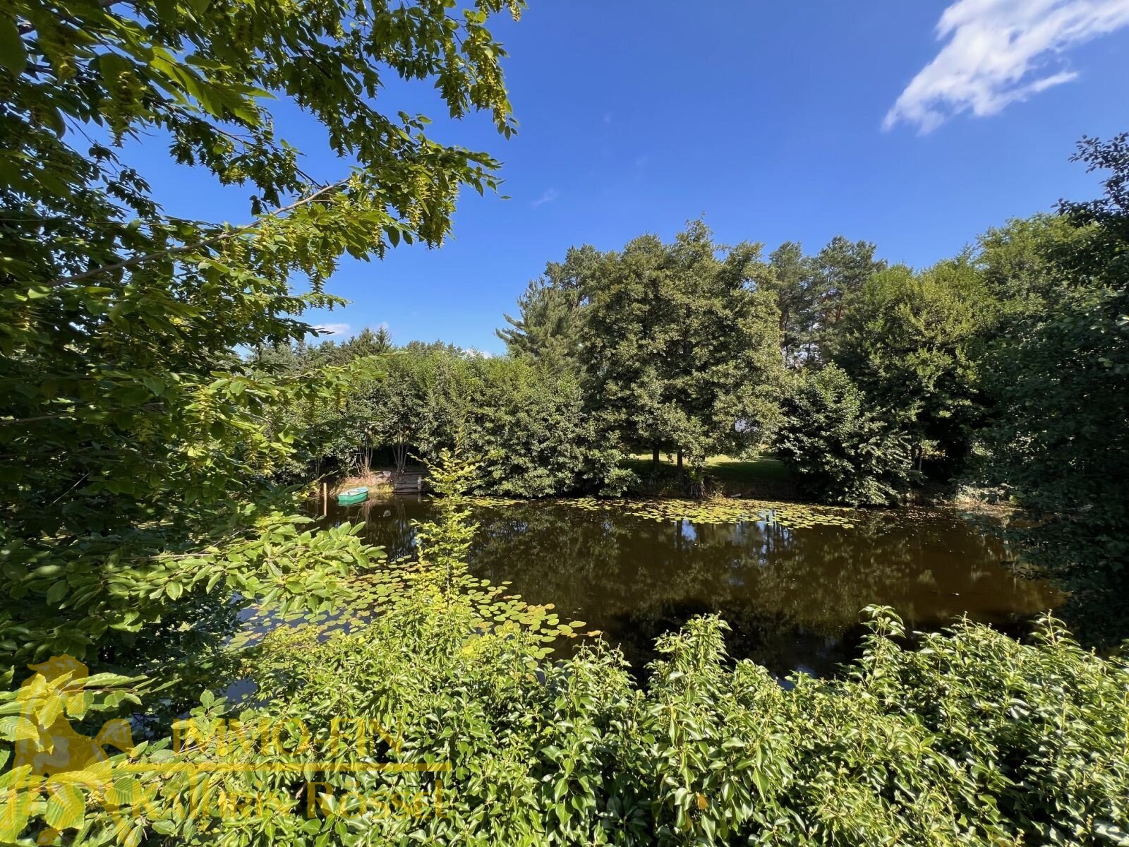 Baugrundstück mit Blick auf den See – Ihr Zuhause in der Natur am ruhigen Stadtrand