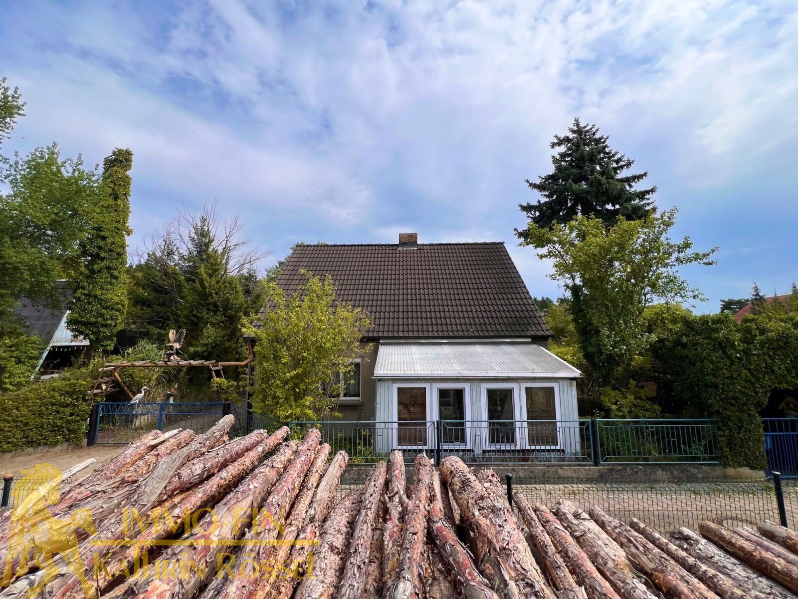 Großzügiges Anwesen mit vielseitigen Nutzungsmöglichkeiten - Ideal für Handwerker