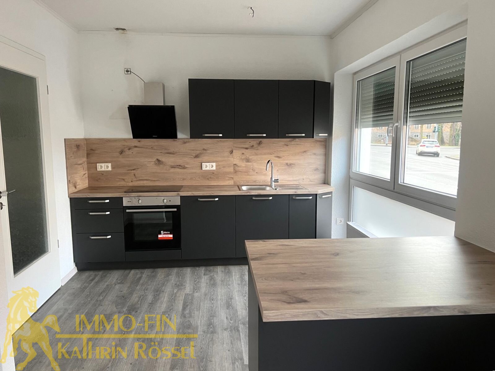Barrierefreie moderne Wohnung mit Terrasse und neuer EBK im Stadtzentrum von WSW