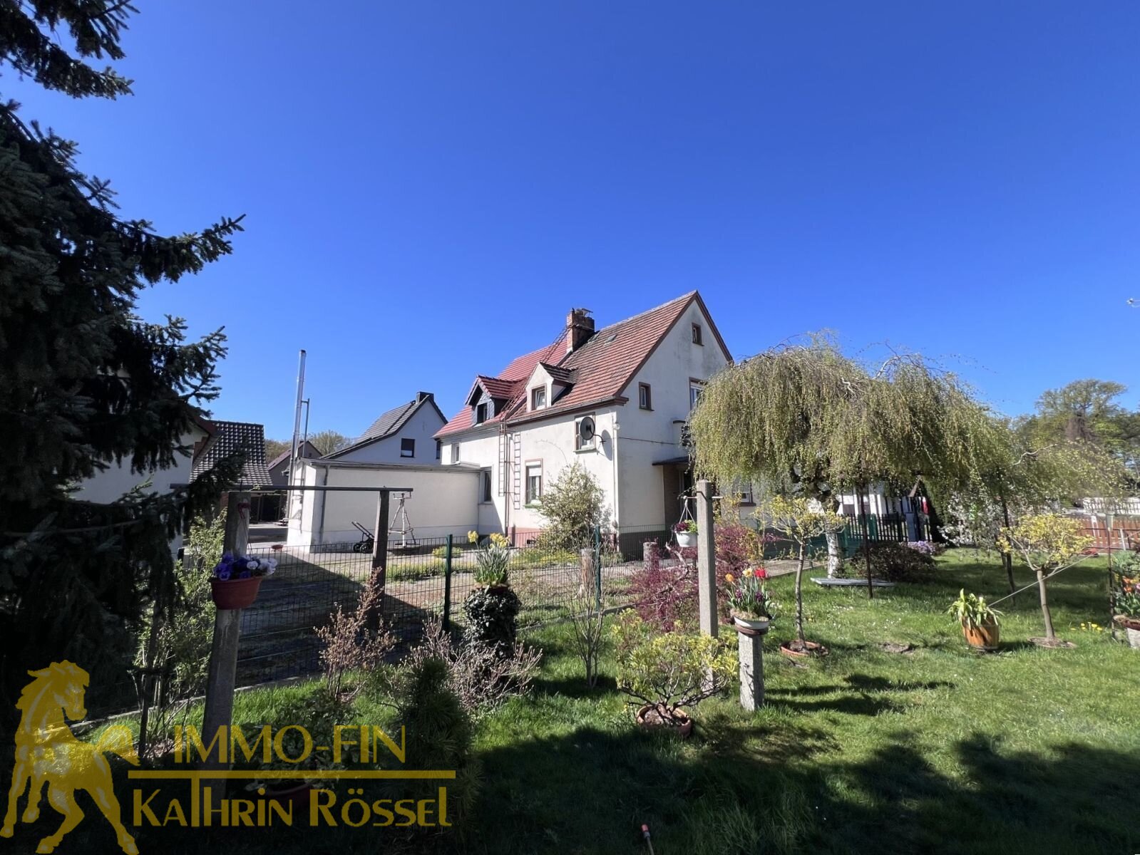 Kleine Doppelhaushälfte mit Garten und Nebengebäude in ruhiger Wohnlage von Rietschen