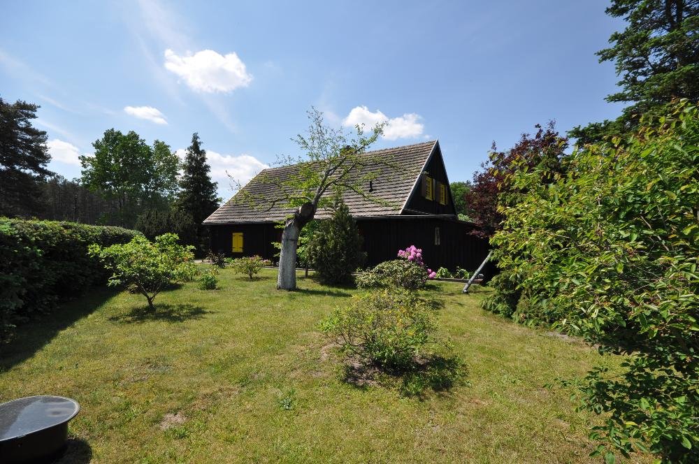 Wohnhaus Vorgarten (NO) Wohnhaus Vorgarten (NO)