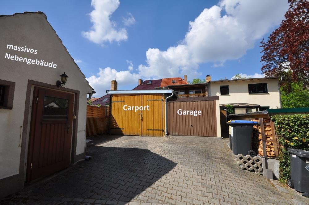 Carport und Garage (O)
