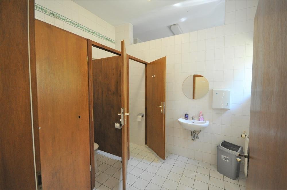 Ehem. Schlule EG WC-Anlagen Damen
