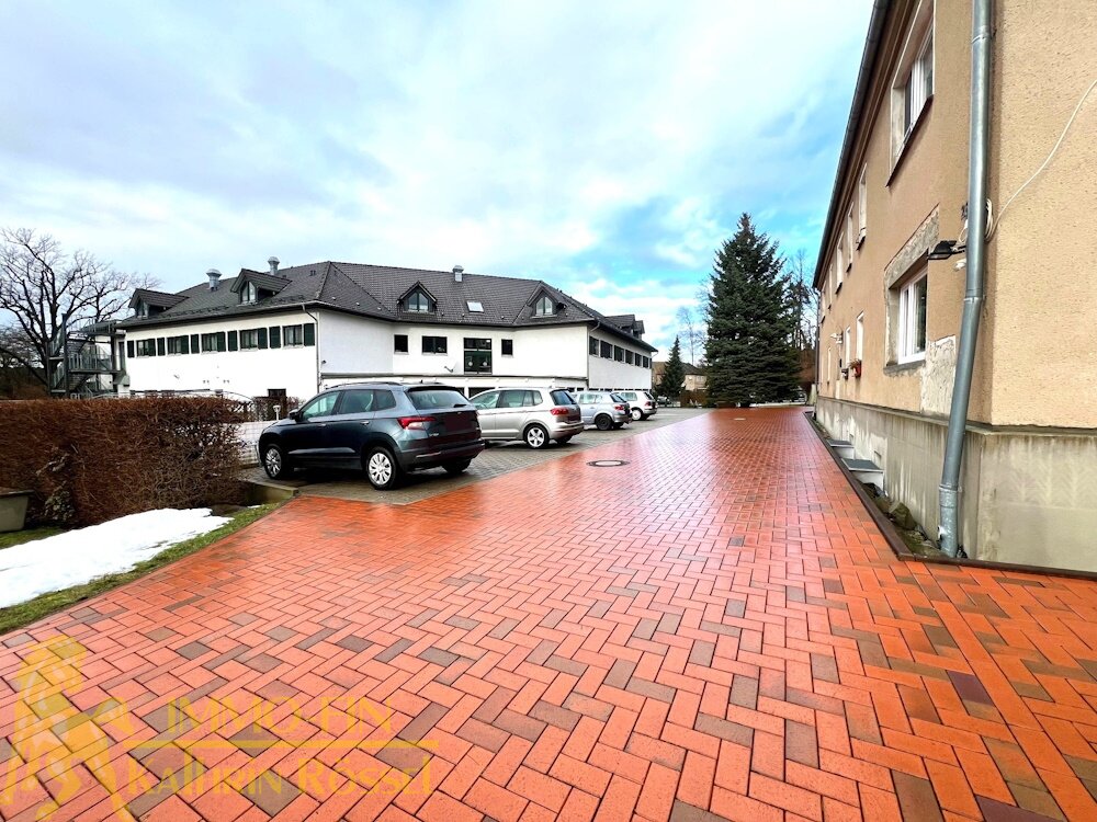 Parkplätze direkt am Wohnhaus