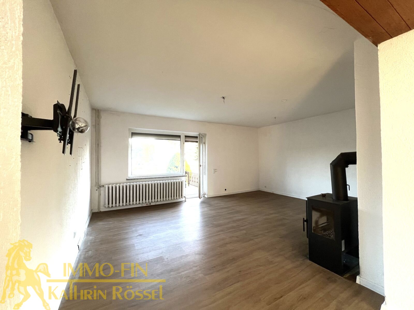 EG: Wohnzimmer mit Terrassenzugang