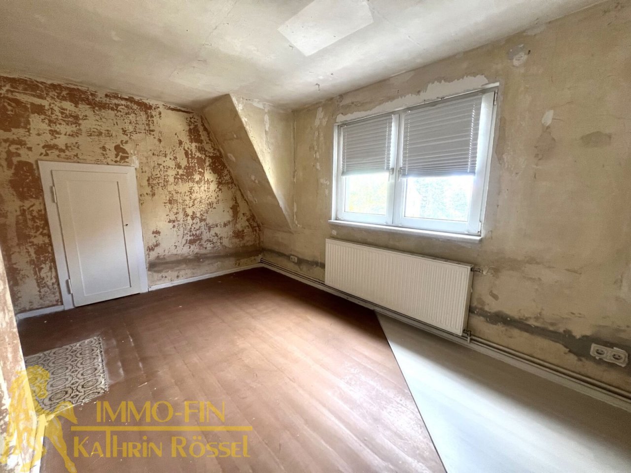 DG: Zimmer Giebel Süd mit Abstellkammer DG: Zimmer Giebel Süd mit Abstellkammer