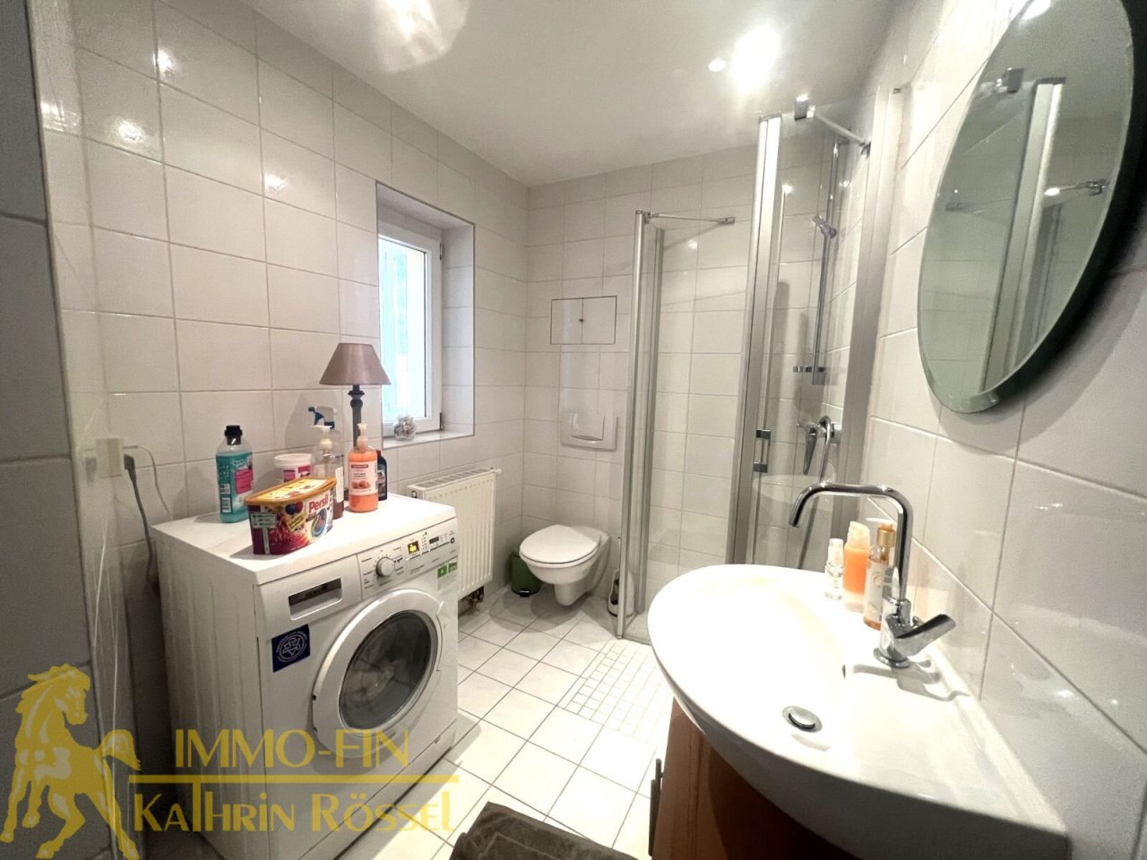 Tageslichtbad mit Dusche Tageslichtbad mit Dusche