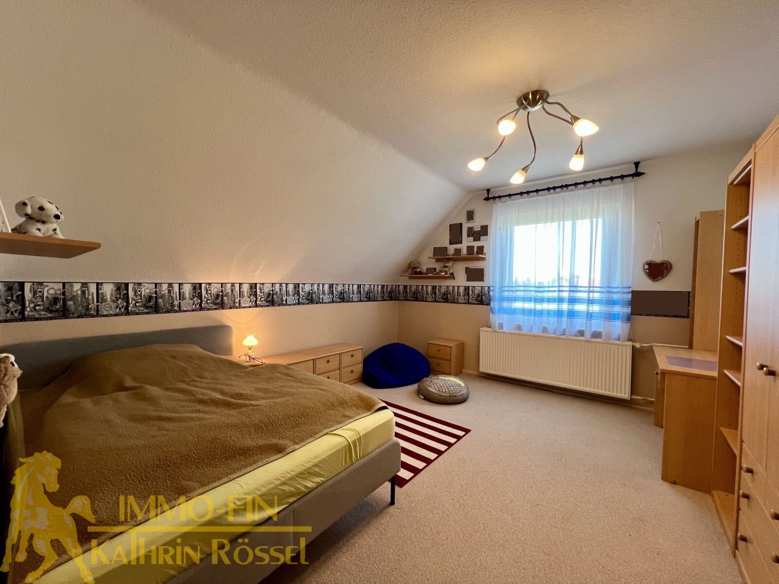 Haupthaus DG Zimmer links Rtg. Ost