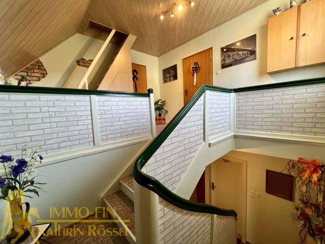 Haupthaus Geschosstreppe und Diele im DG Haupthaus Geschosstreppe und Diele im DG