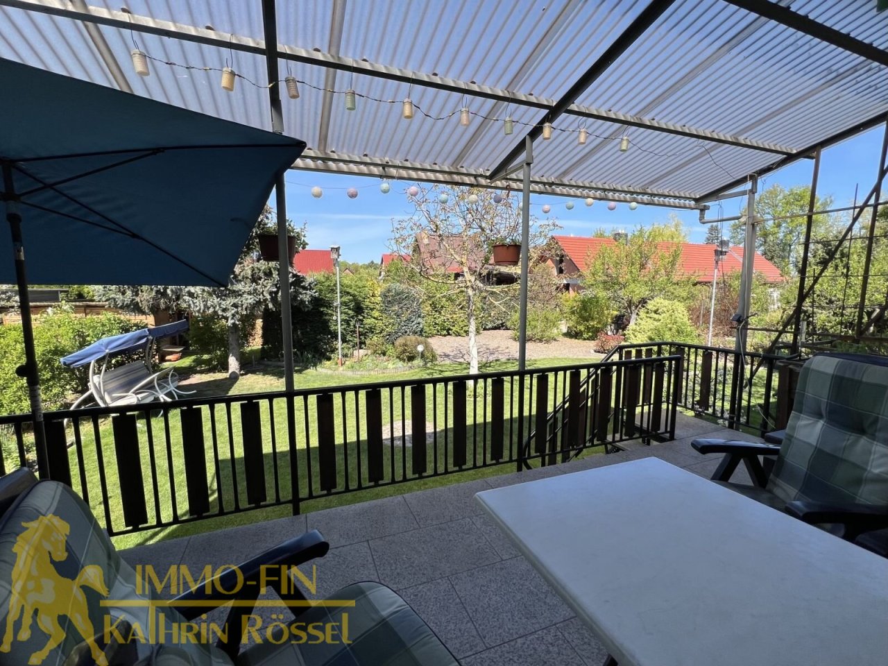 Überdachte Terrasse (W) Überdachte Terrasse (W)