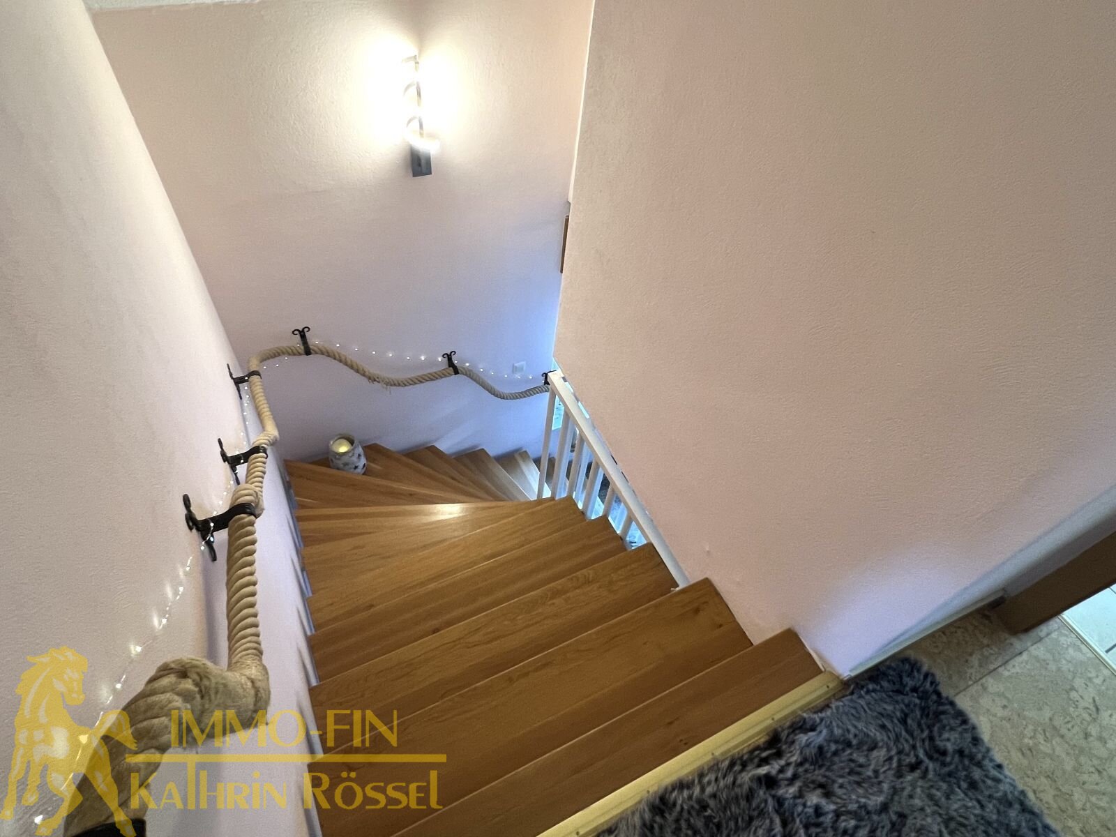 Geschosstreppe in das OG Geschosstreppe in das OG
