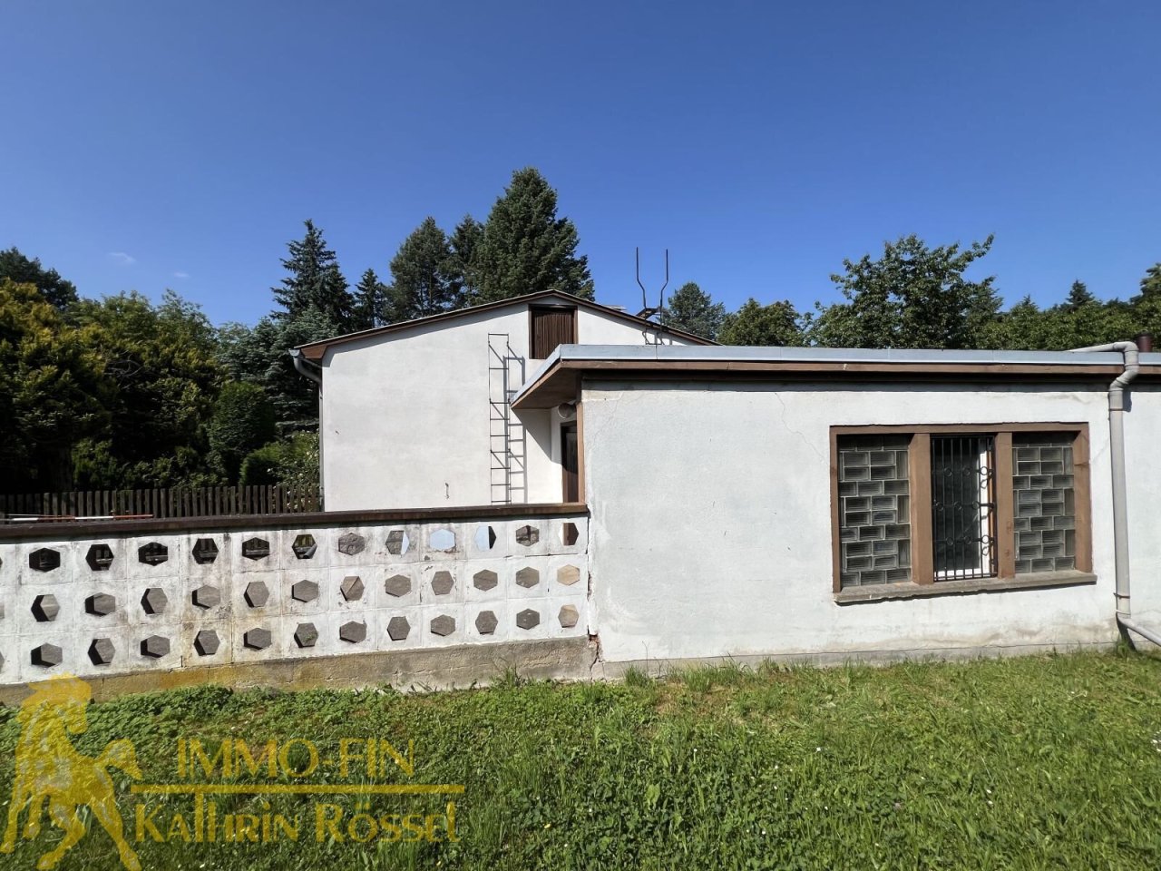 Giebel Wohnhaus und Garage Nord Giebel Wohnhaus und Garage Nord