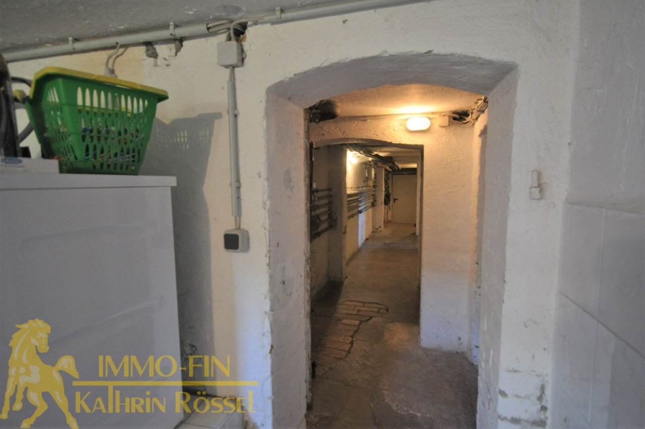 KG: Blick in den Keller KG: Blick in den Keller