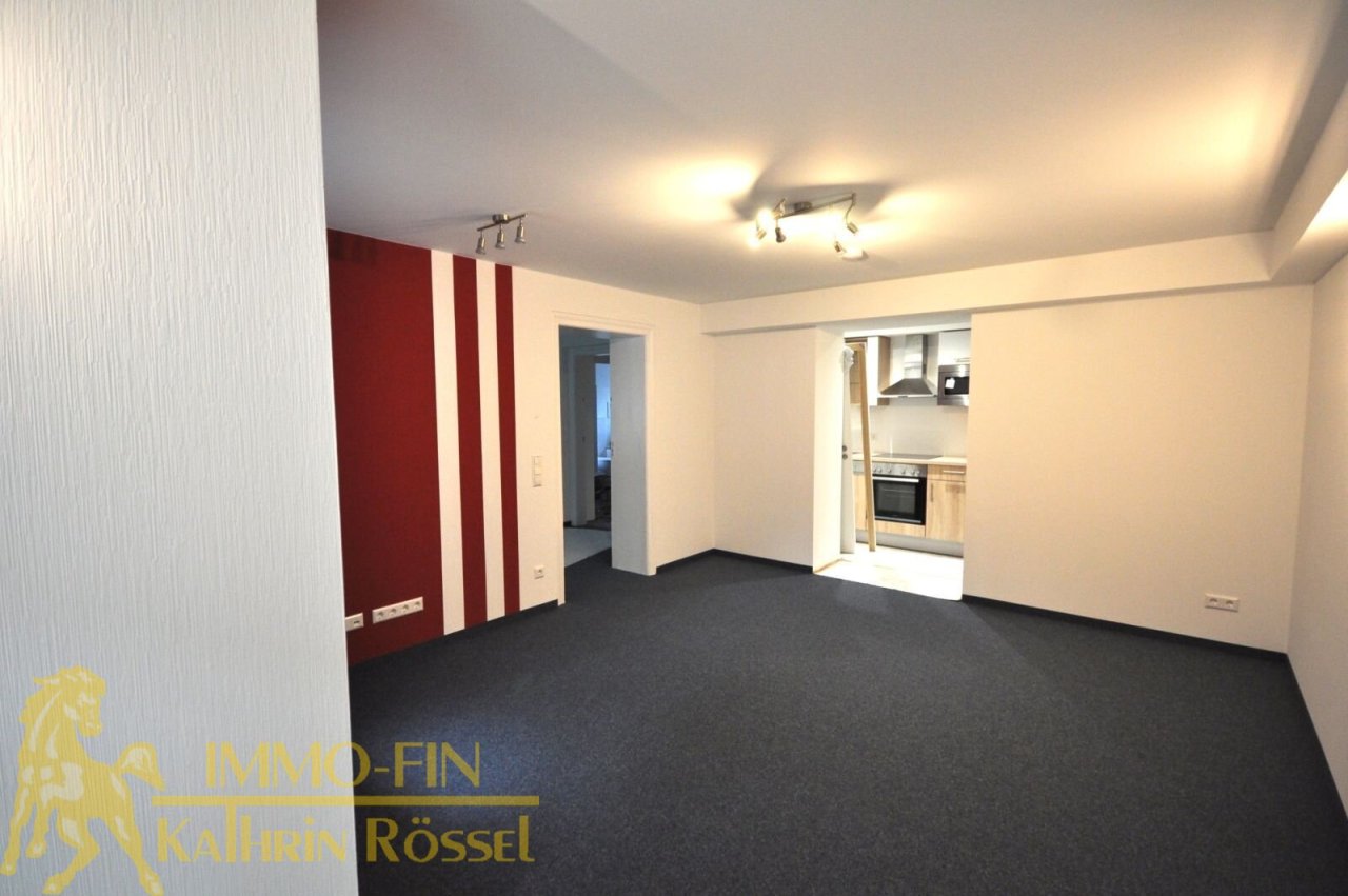 Souterrain: Wohnzimmer Souterrain: Wohnzimmer