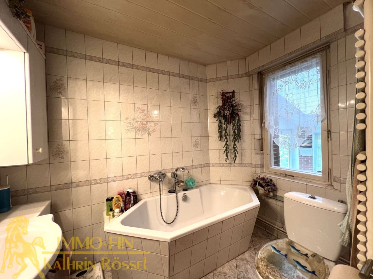 Wohnhaus - EG: Tageslichtbad mit BW Wohnhaus - EG: Tageslichtbad mit BW
