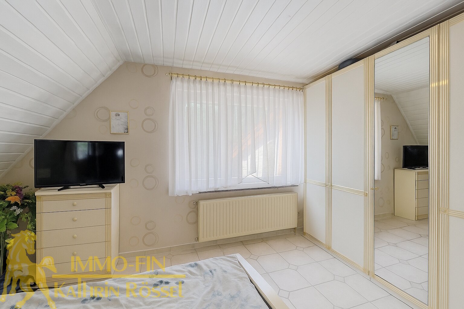 Wohnhaus -OG: Schlafzimmer Wohnhaus -OG: Schlafzimmer