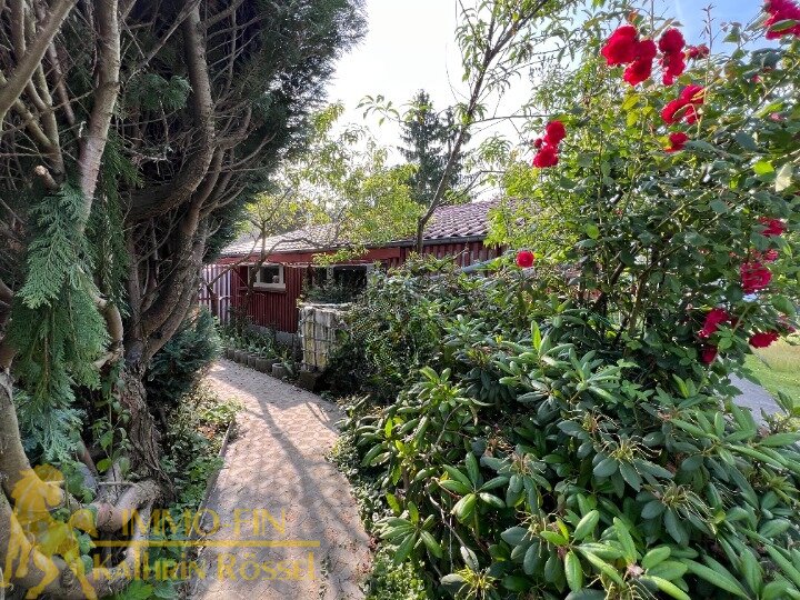 Zuwegung zum Bungalow (S) Zuwegung zum Bungalow (S)