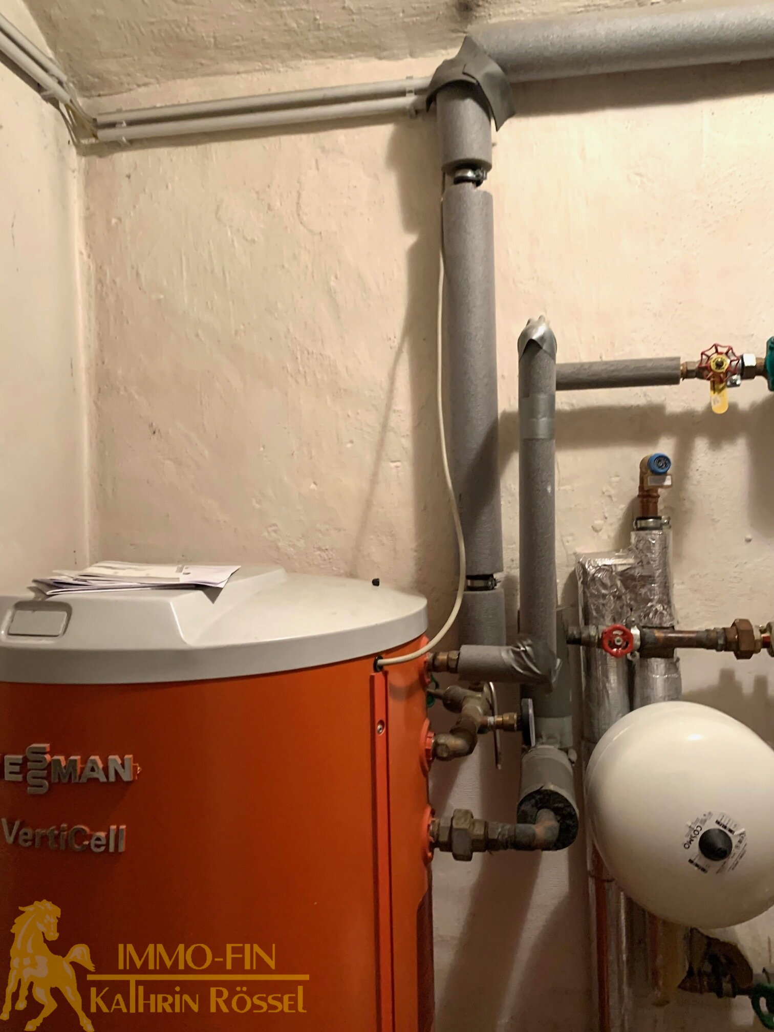 KG: Warmwasserpufferspeicher KG: Warmwasserpufferspeicher