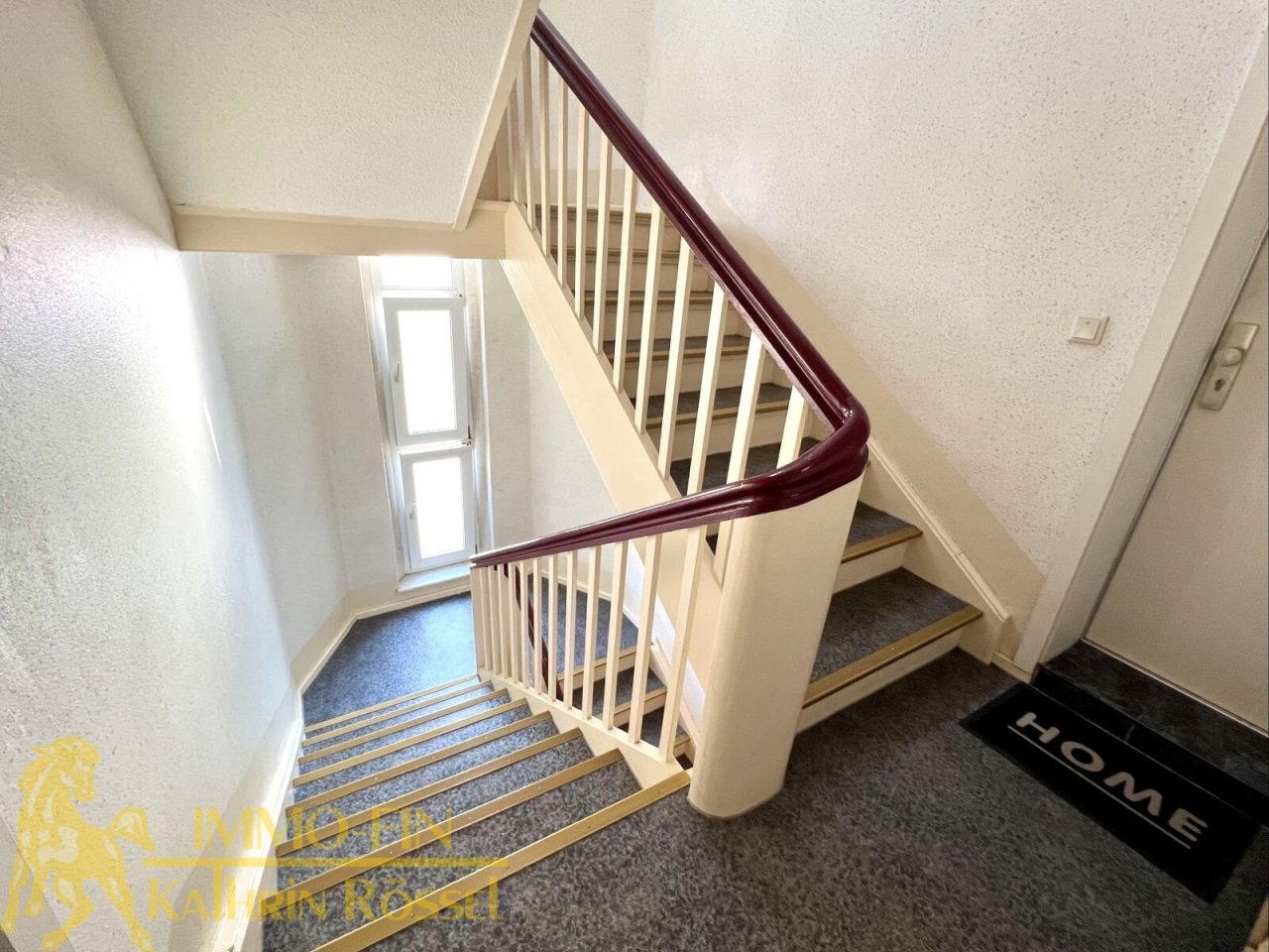 Treppenhaus 1. OG Treppenhaus 1. OG