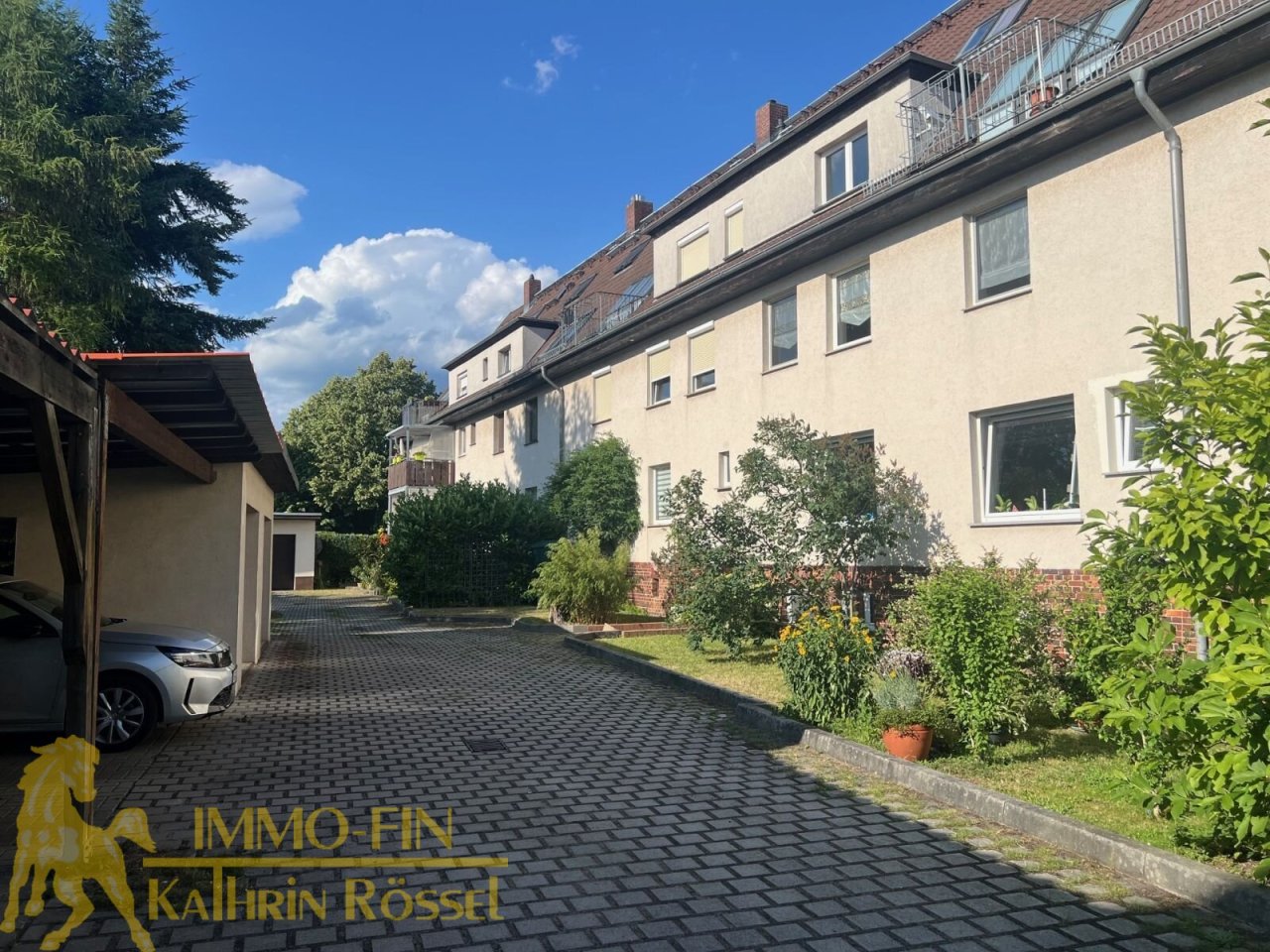 Zufahrt Hofbereich Zufahrt Hofbereich