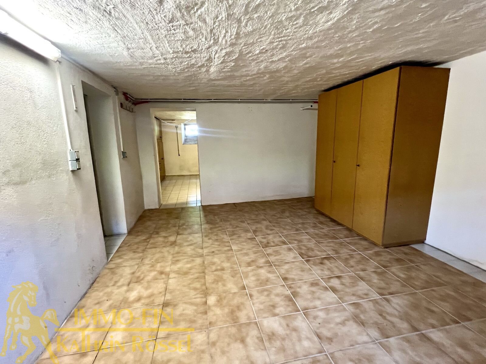 KG: Blick in den vorderen Keller KG: Blick in den vorderen Keller