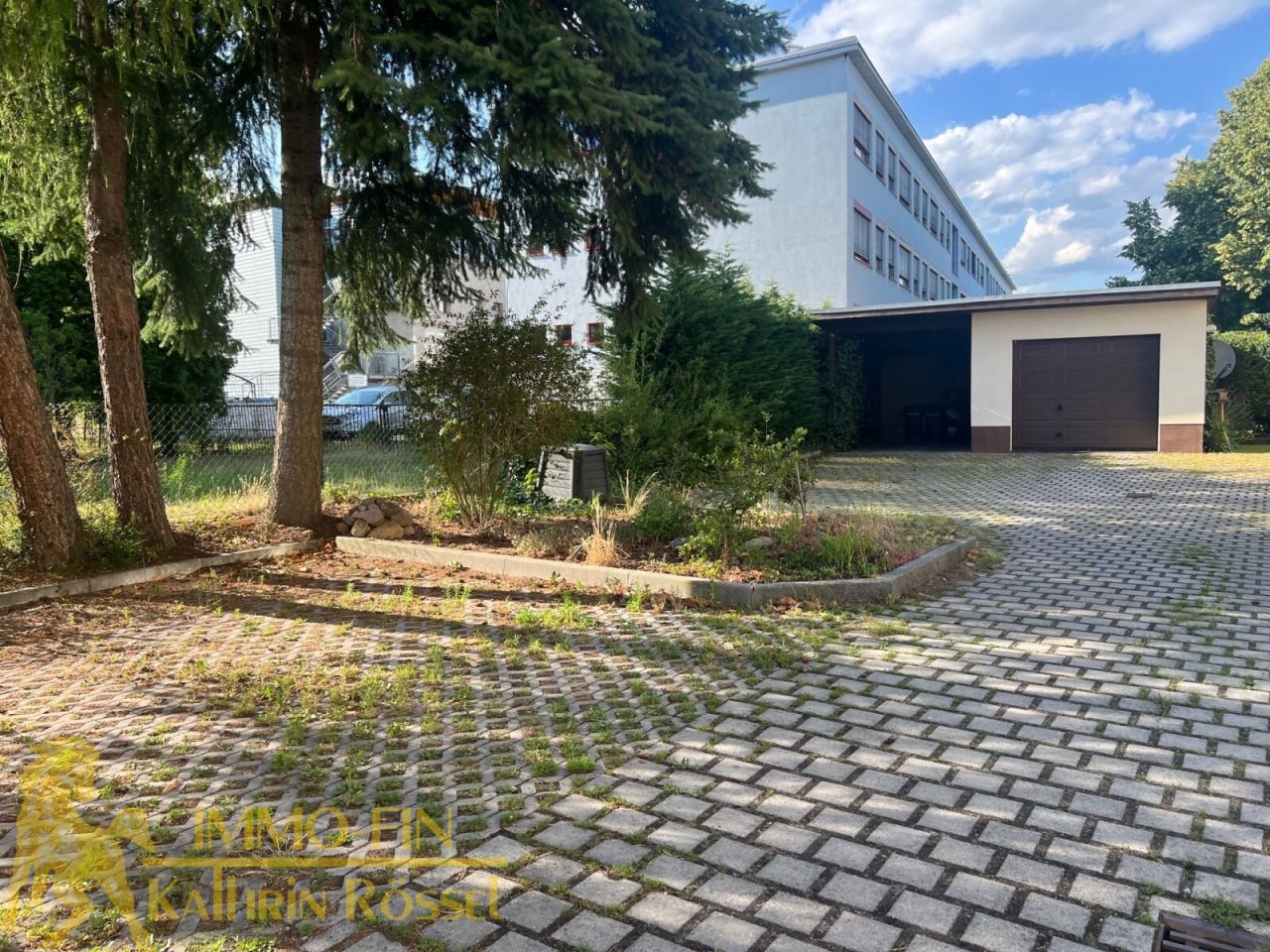 Blick auf den separaten Gartenbereich Blick auf den separaten Gartenbereich