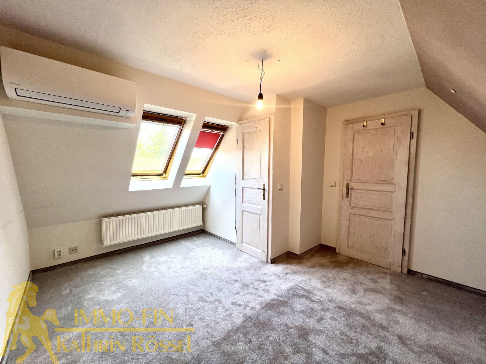 Spitzboden: Schlafzimmer - mit WC Spitzboden: Schlafzimmer - mit WC