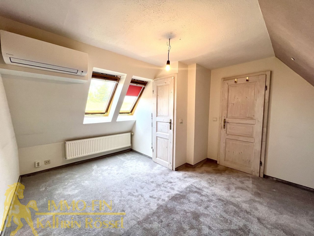 Spitzboden: Schlafzimmer - mit WC Spitzboden: Schlafzimmer - mit WC