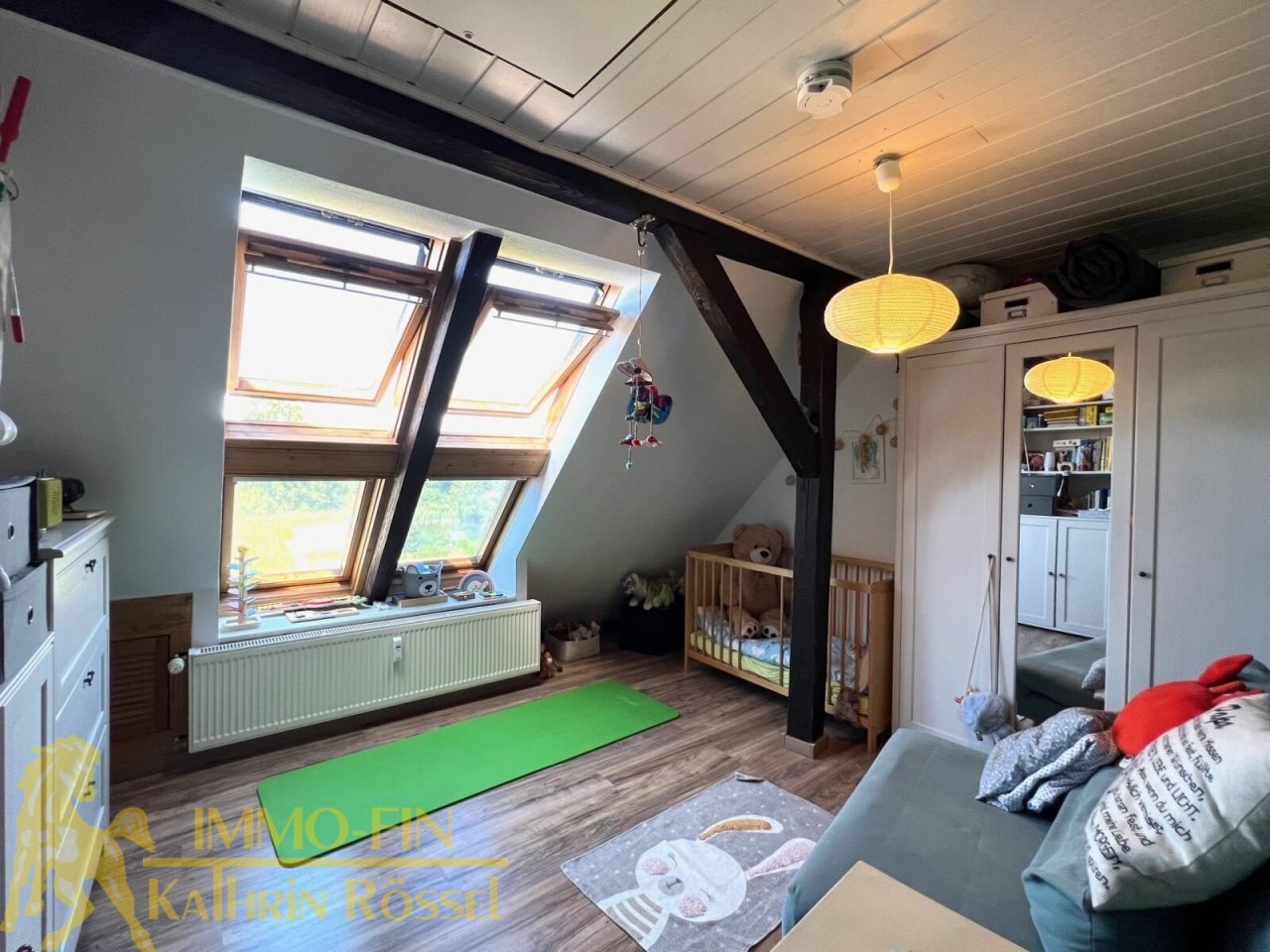 DG: Kinderzi. mit Spitzbodenzugang DG: Kinderzi. mit Spitzbodenzugang