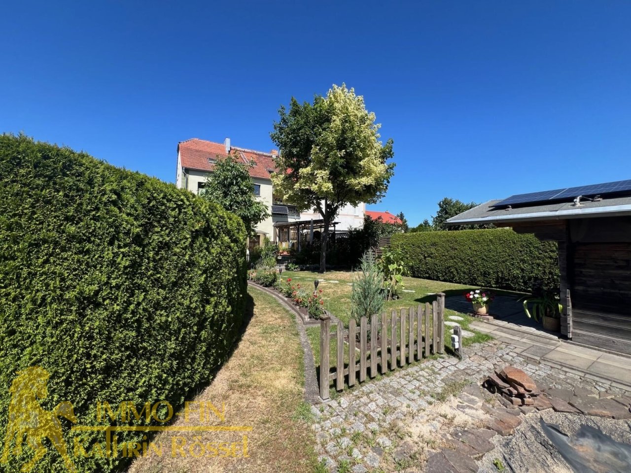 Zuwegung zum eigenen Gartenbereich Zuwegung zum eigenen Gartenbereich