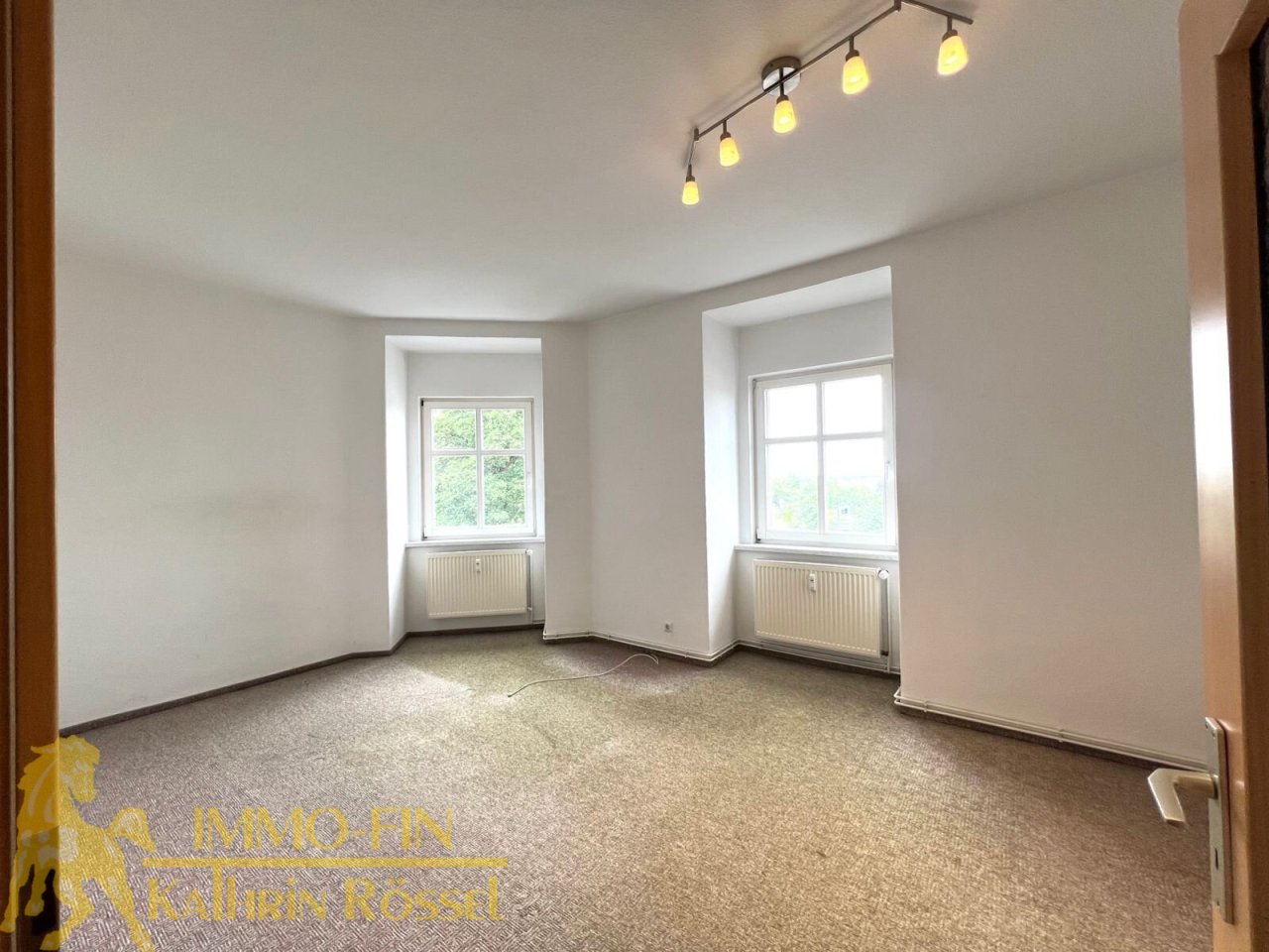 Wohnzimmer - Wand- u. Bodenbeläge kommen neu Wohnzimmer - Wand- u. Bodenbeläge kommen neu