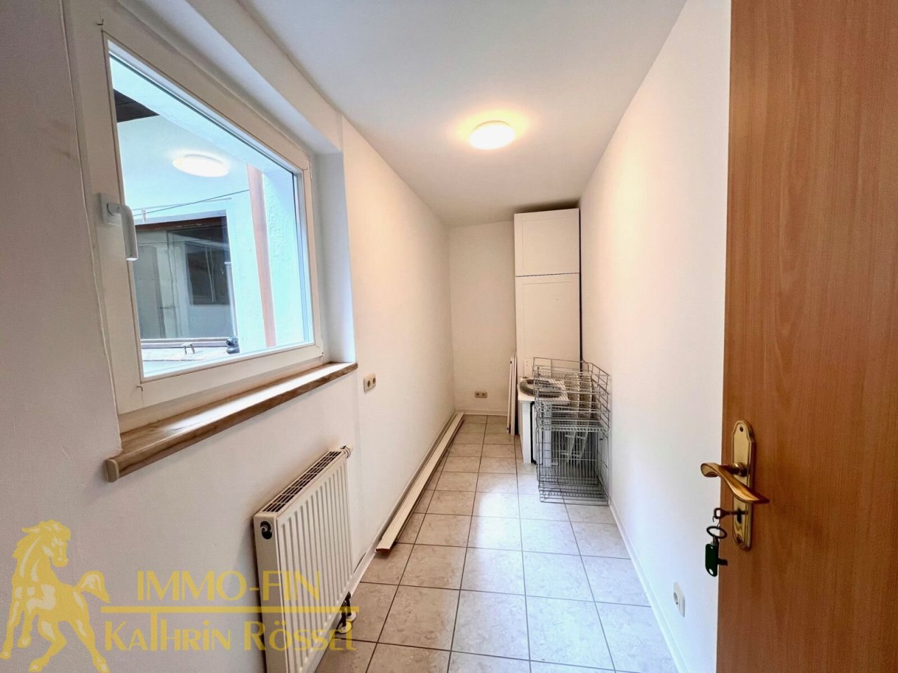 Raum hinter Küche - Gast/Büro/ Abstellkammer Raum hinter Küche - Gast/Büro/ Abstellkammer