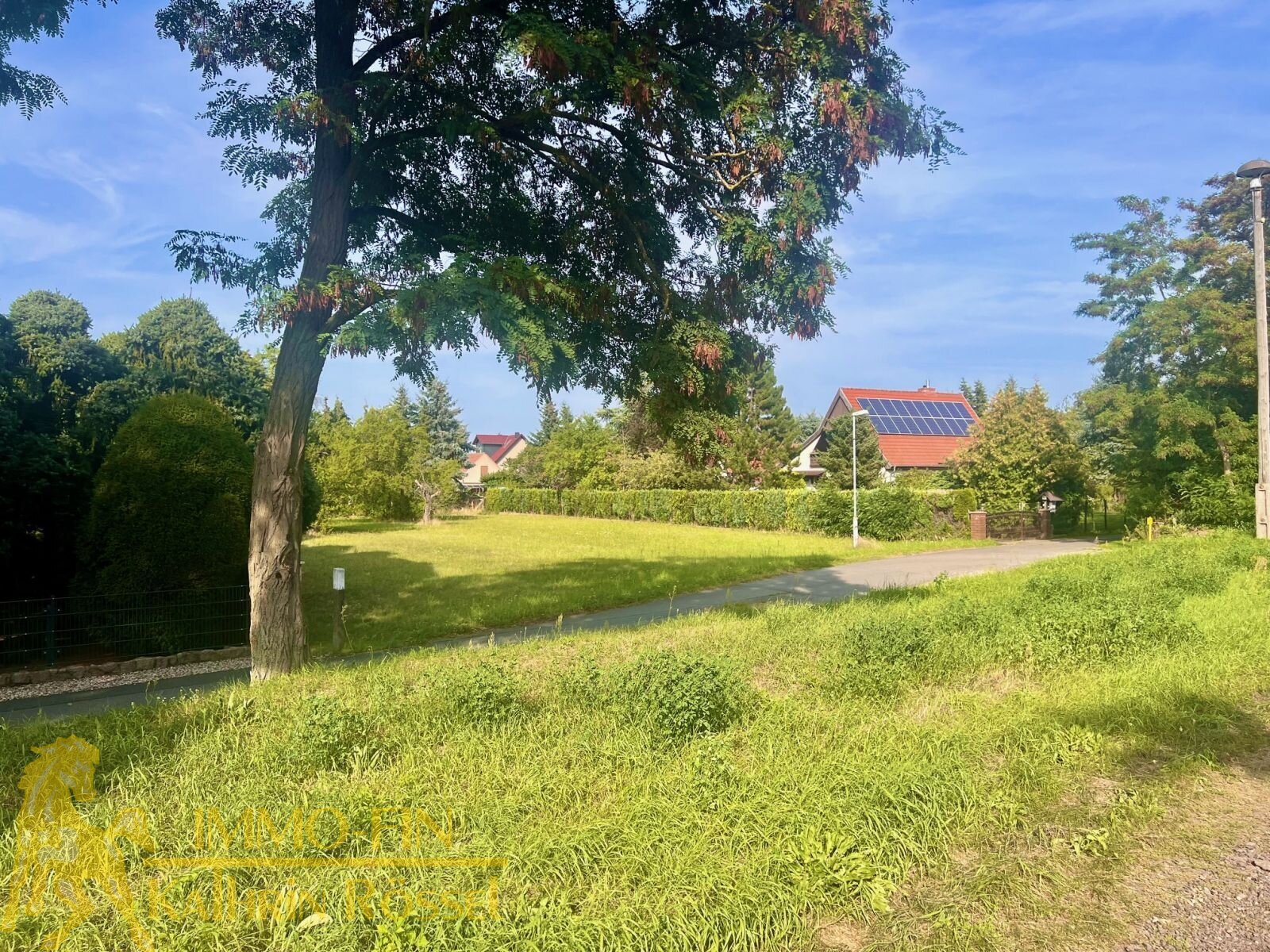 Blick auf die Baulücke aus Rtg. Süden Blick auf die Baulücke aus Rtg. Süden