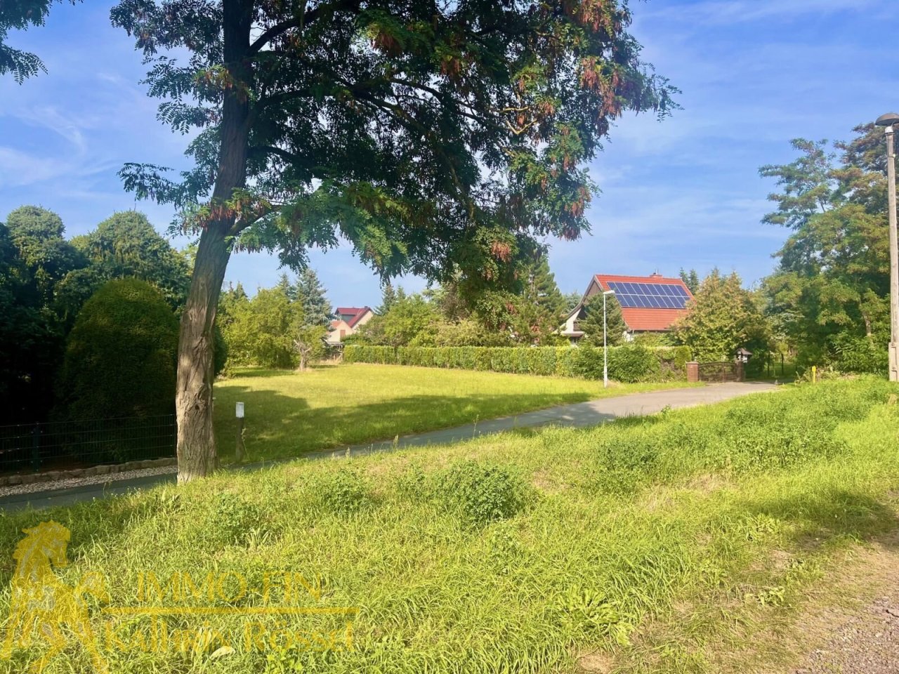 Blick auf die Baulücke aus Rtg. Süden Blick auf die Baulücke aus Rtg. Süden