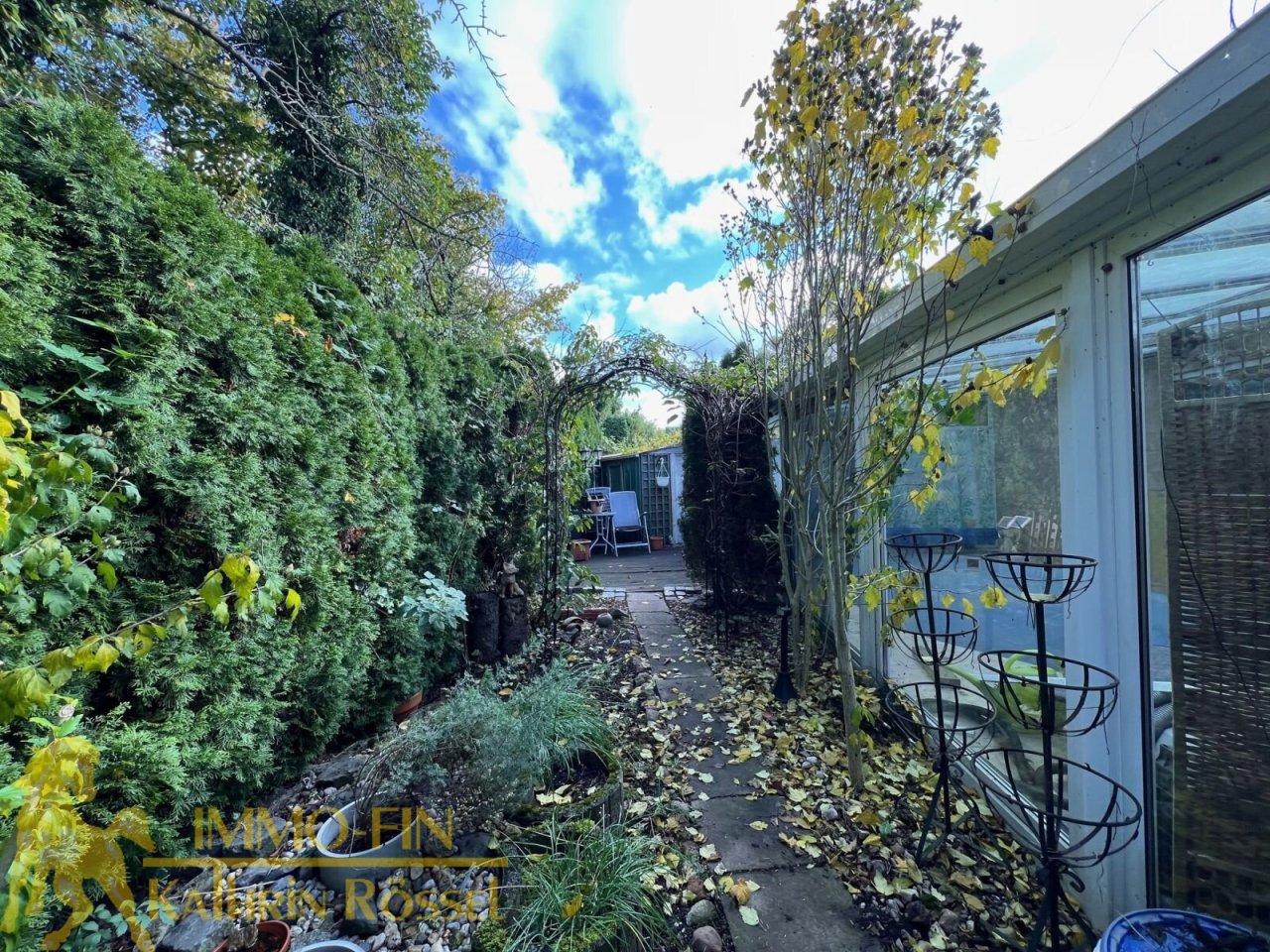 Direkt hinter dem Wintergarten - Alles blickdicht! Direkt hinter dem Wintergarten - Alles blickdicht!