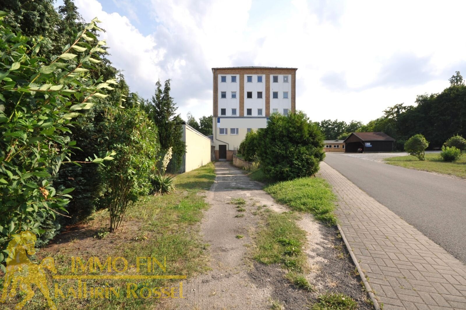 Straßenansicht Straßenansicht