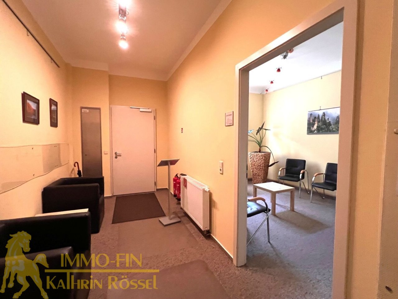 Flur vom Ffahrstuhl kommend