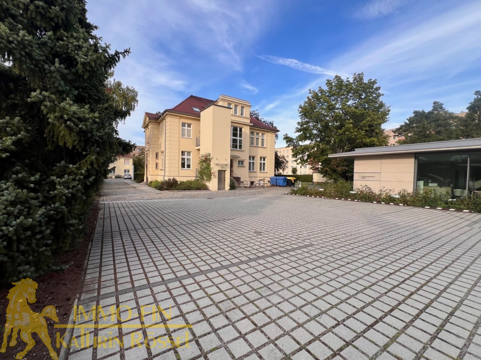 Parkplatzangebot im Hofbereich