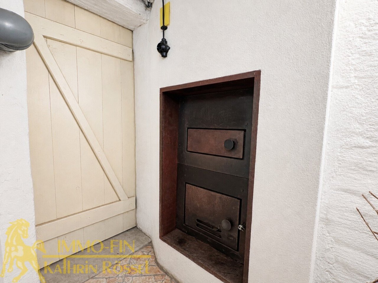 KG: Feuerungsstätte des Warmluftofens KG: Feuerungsstätte des Warmluftofens