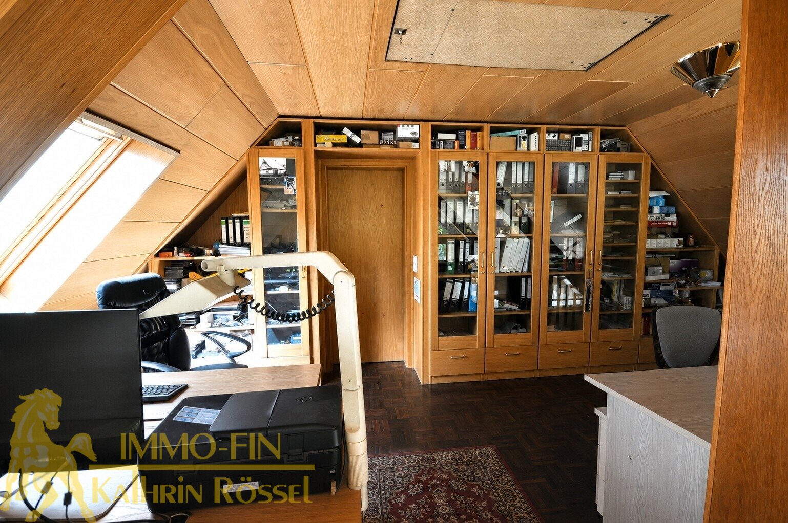 OG Wohnbereich: Büro im Spitzboden (KI-optimiert) OG Wohnbereich: Büro im Spitzboden (KI-optimiert)