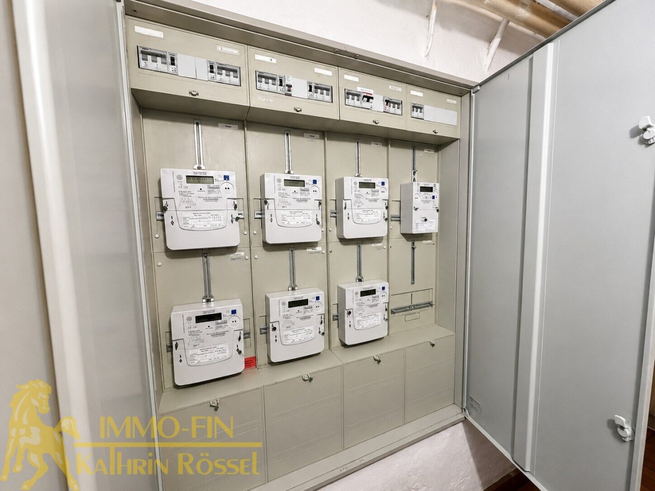 Keller: Zählerschrank für diesen Hausaufgang Keller: Zählerschrank für diesen Hausaufgang