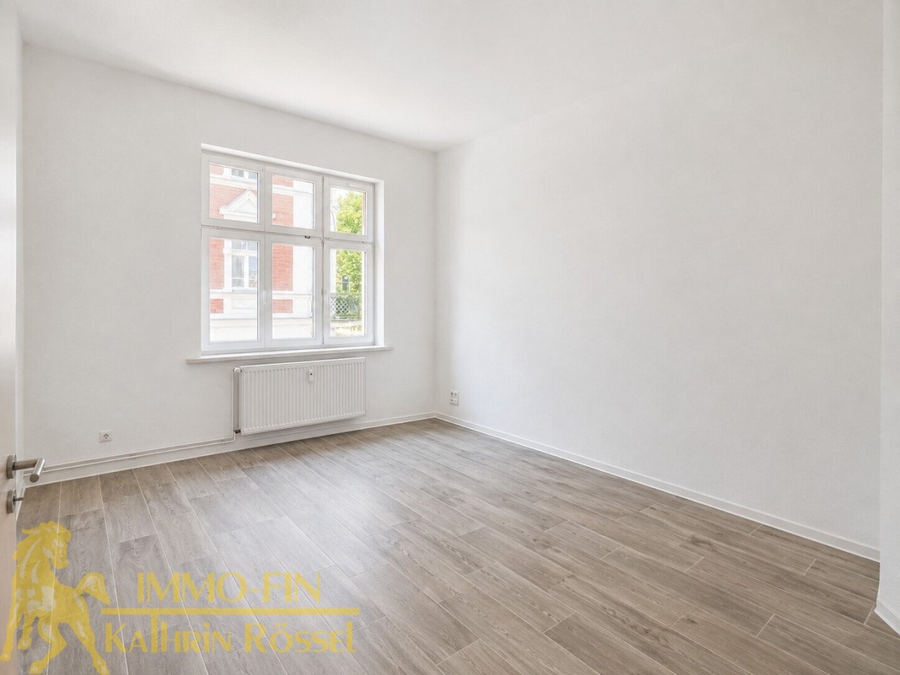 Großzügiges Schlafzimmer (KI-optimiert) Großzügiges Schlafzimmer (KI-optimiert)