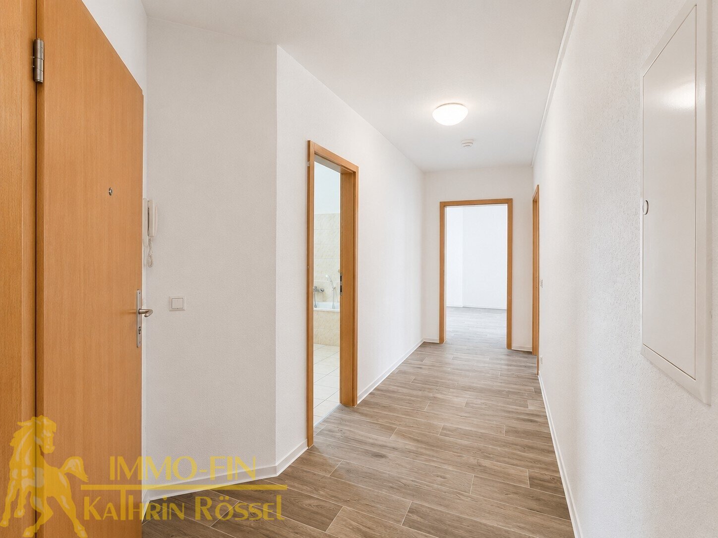 Helle 2-Zimmer-Wohnung in zentraler Lage – Erstbezug nach Renovierung 