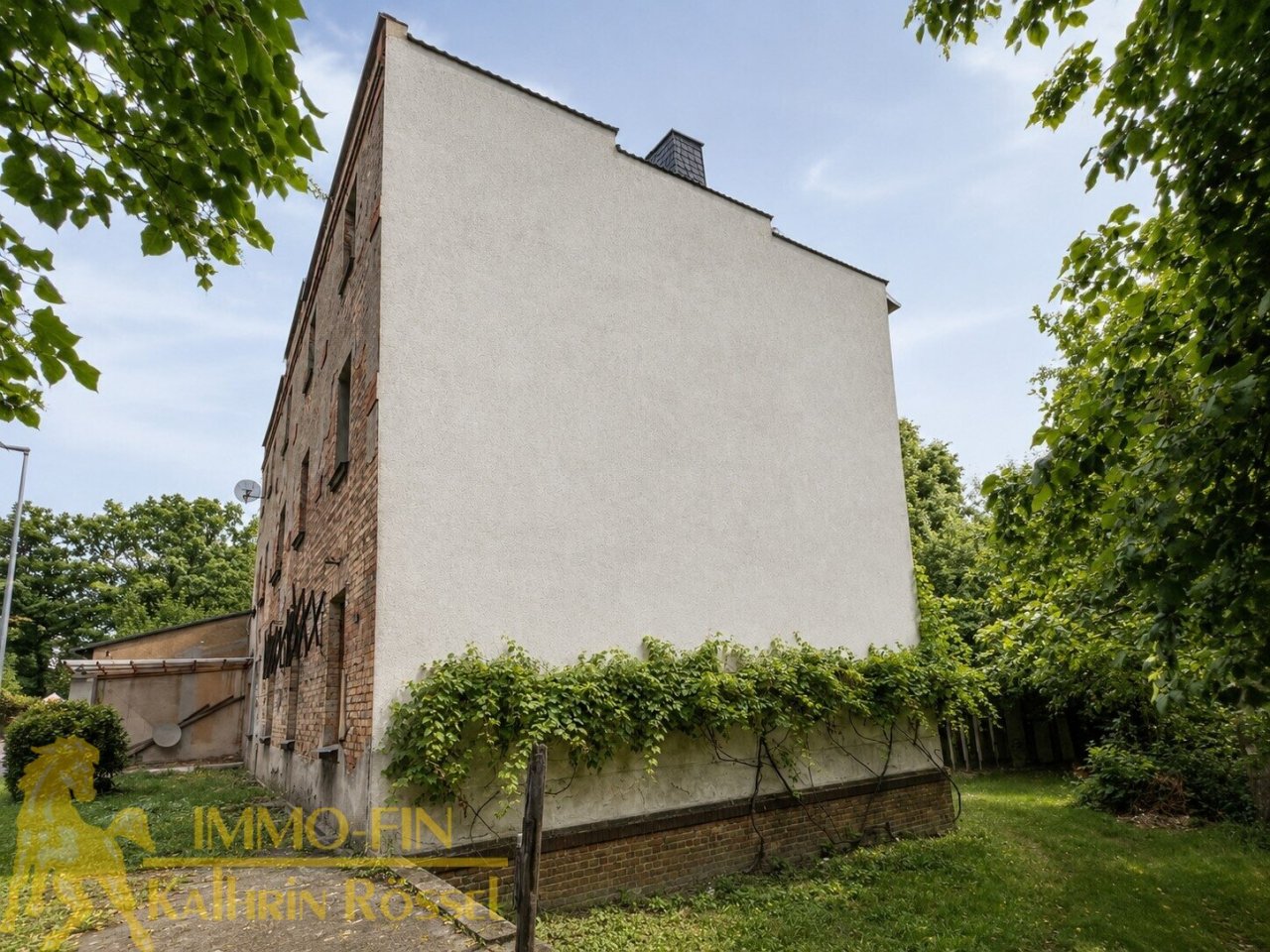 Giebel Wohnhaus Süd (KI-optimiert)